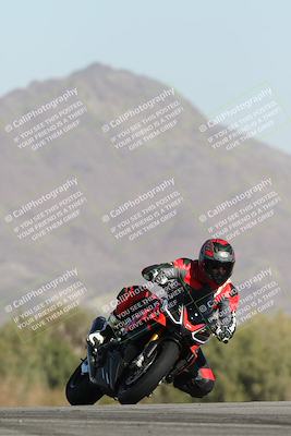 media/Dec-01-2025-Moto Forza (Mon) [[2daa91e15f]]/2-Intermediate Group/Session 2 Turn 9 Entry/